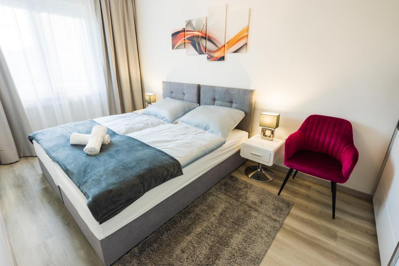 Central Residence Sopron Esterno foto